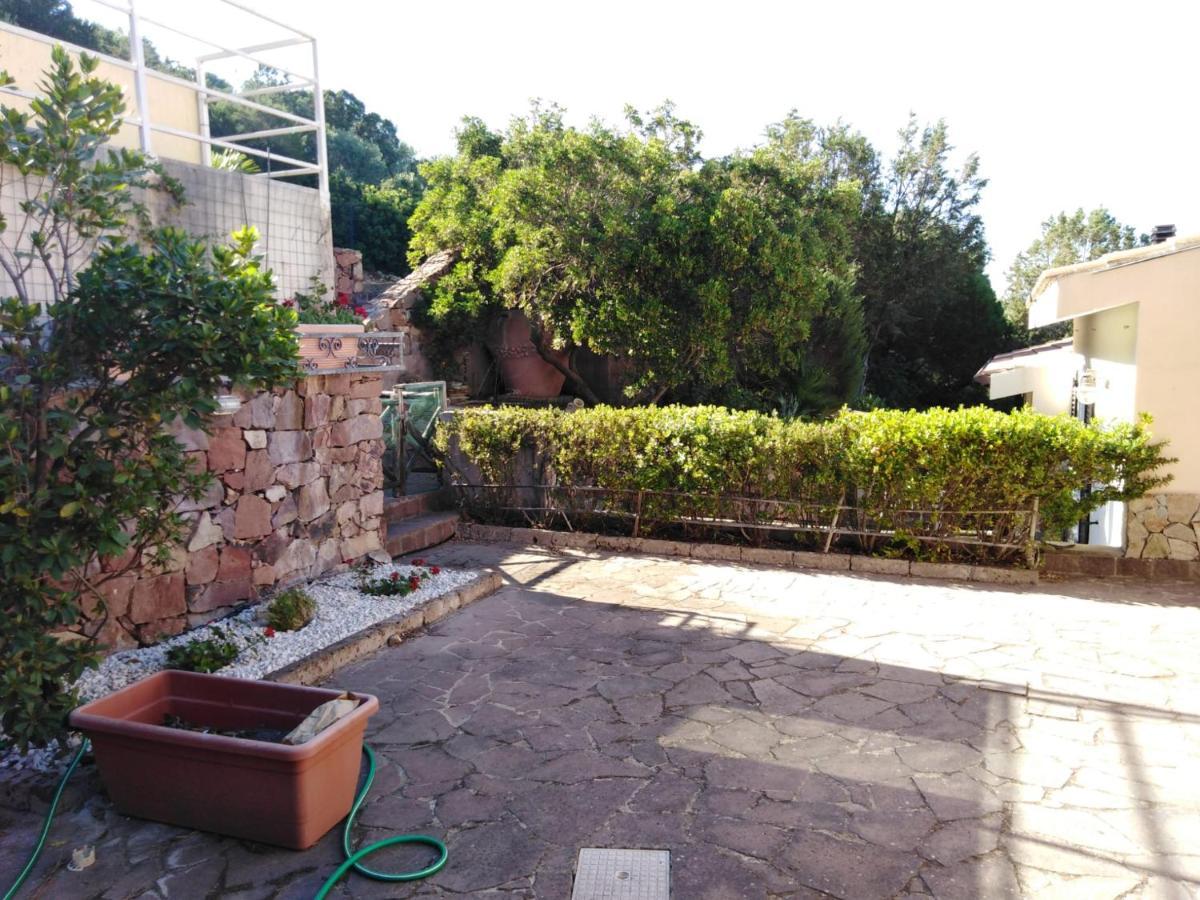 Villa Panoramica Immersa Nel Verde Porto Pino Exterior foto